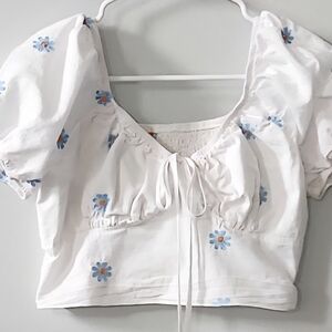 Floral Daisy White Crop Top